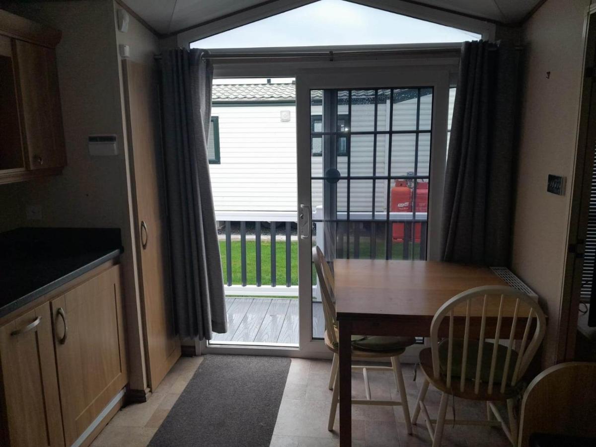 8 Berth Caravan Palm Grove 86 Golden Palm *