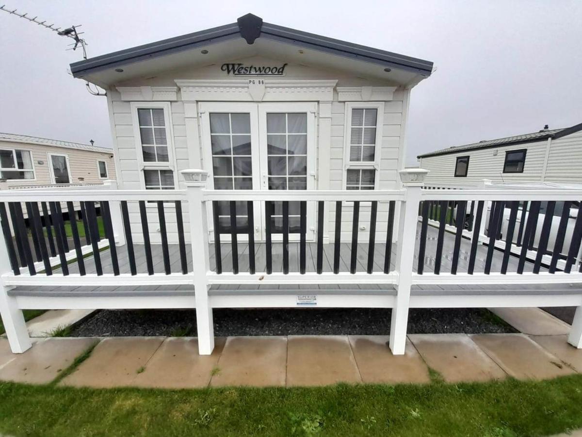 8 Berth Caravan Palm Grove 86 Golden Palm Campsite *