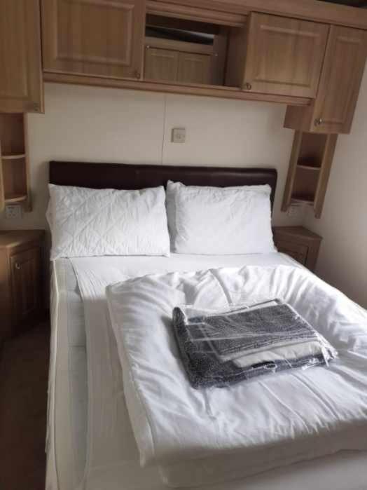 8 Berth Caravan Palm Grove 86 Golden Palm Campsite *